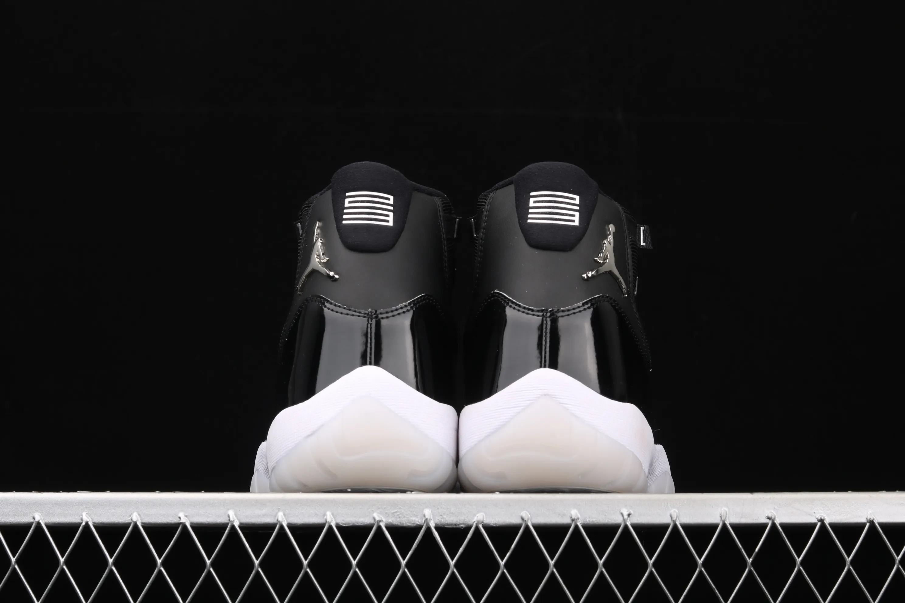 All Categories Air Jordan Jordan Series Basketball Shoes Air Jordan 11 Pure Original Version Air Jordan 11 "25th Anniversary" AJ11 Joe 11 Devil II Genuine Standard Real Carbon CT8012-011